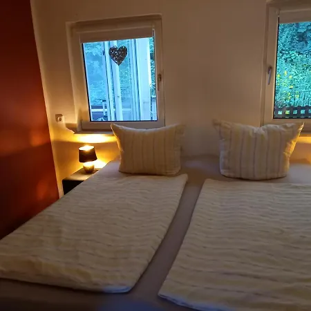 بيت للعطل Zwoelfenstein Mit 3 Dtv Sternen Ausgezeichnet باد هازبرغ